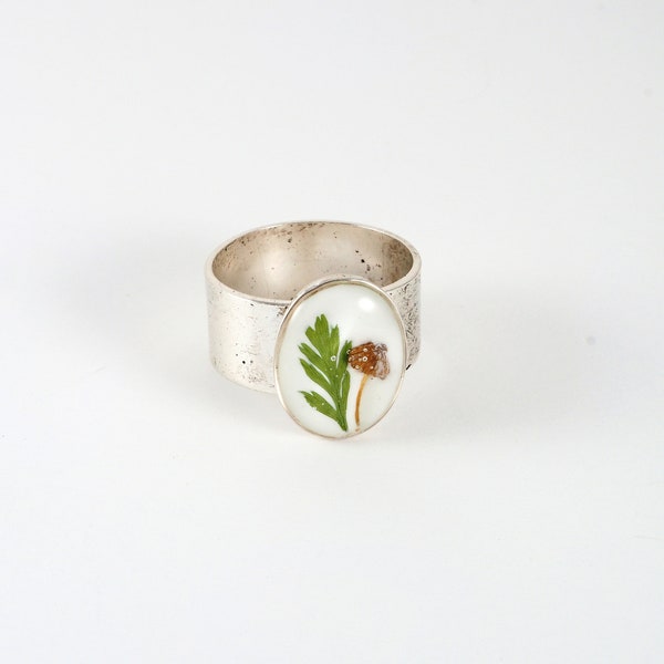 Classic silver ring with mushroom and fern on creamy resin background adjustable mushroom lover gift for her or him botanics in resin