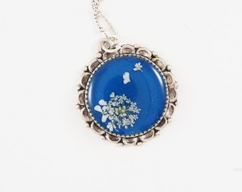 Queen Anne's Lace on dark blue resin necklace flower lover gift silver Victorian circle bezel flower resin pendant blue white jewelry