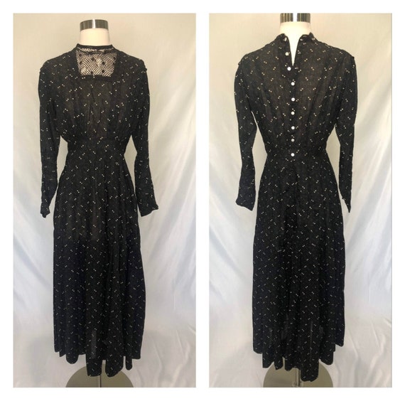 Antique Victorian fine cotton print dress, lace at