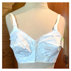 Vintage 1950s bullet bra, cotton, cone bra 32B new with tags