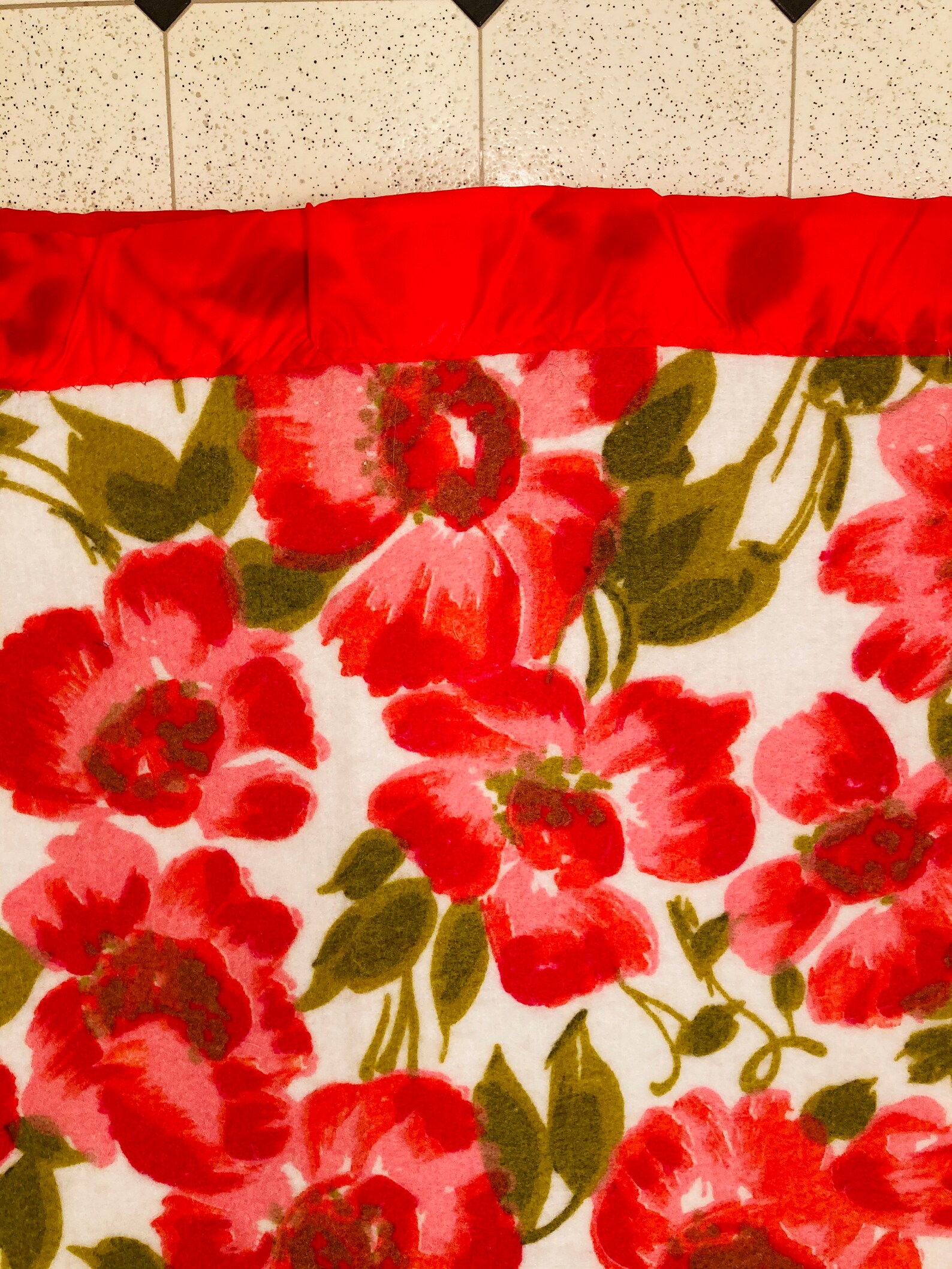 Vintage rayon acrylic blanket with red and pink roses 89 x Etsy
