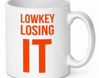 Rolig tonårsmugg, Lowkey Losing It-slogan, Keramisk studiepaus