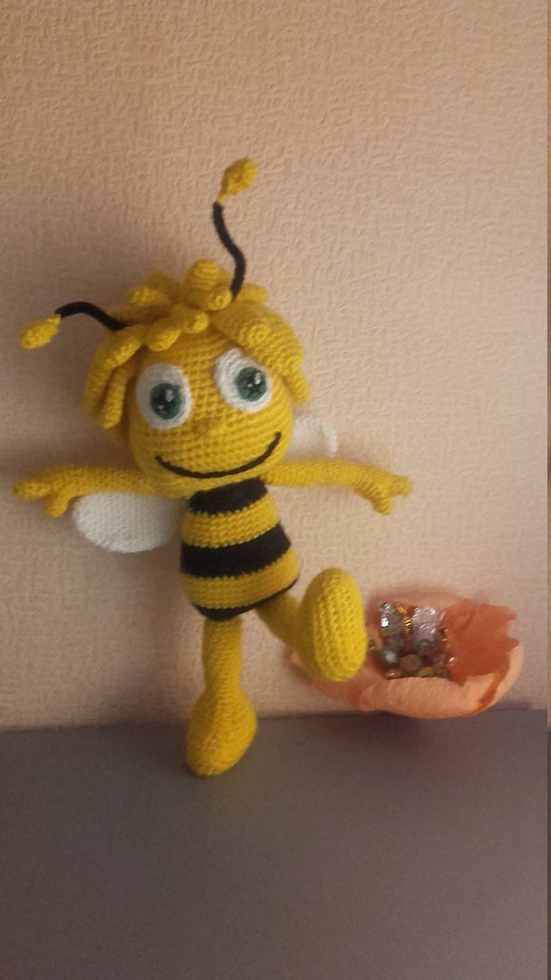 stuffed bee crochet
