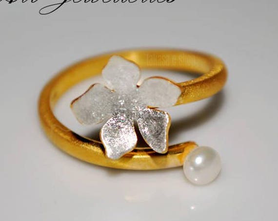 Freshwater Pearl Flower Ring Sterling Silver Gold plated Handmade Jewelry Best Gift Ideas Floral Design Love Anniversary Woman Girlfriend