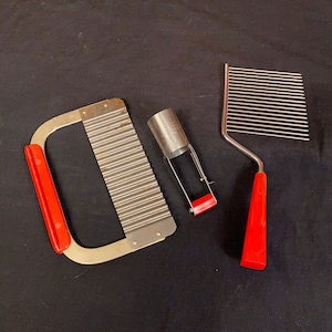 Lot of 3 Vintage Red Kitchen Utensils | Retro Red Kitchen Decor | Vintage Baking Utensils, kitchen tools | Vintage Baking Kitchen Decor