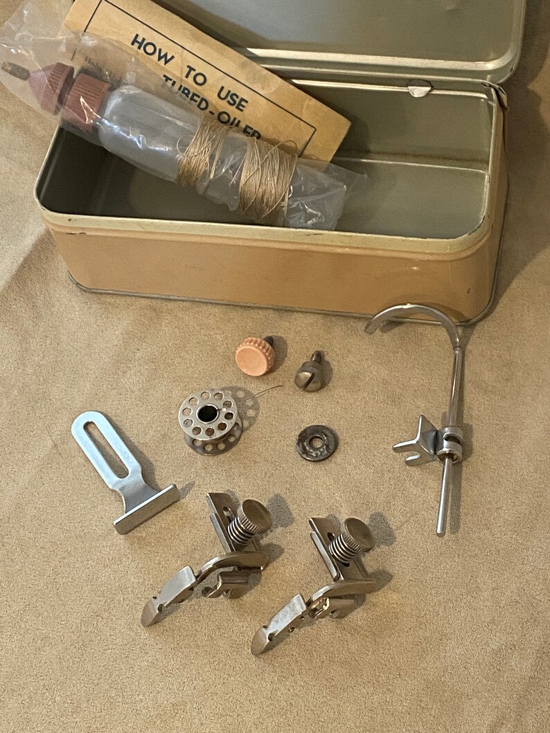 Vintage Singer Sewing Machine Attachments Kit | Metal Case image 3