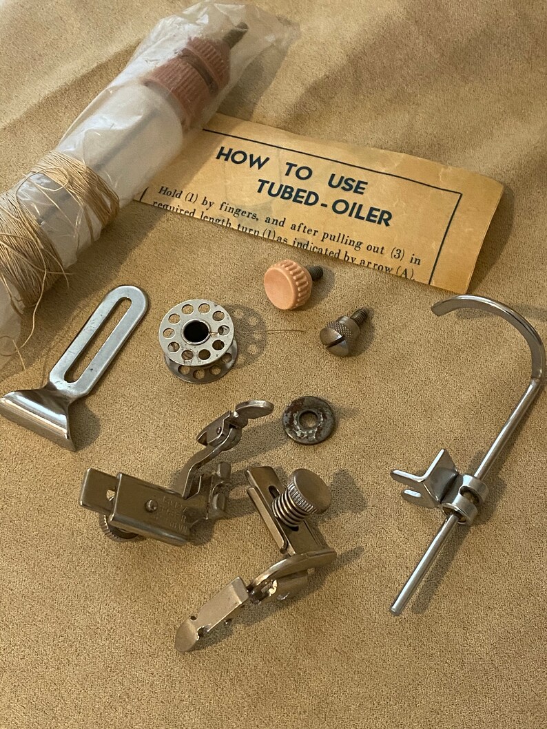 Vintage Singer Sewing Accessories Kit in Metal Case Original Vtg Singer