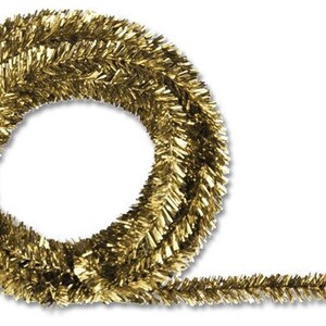 以下が含まれることがあります： 金色のキラキラしたガーランドのロール。クラフトやホリデーデコレーションの装飾に最適です。