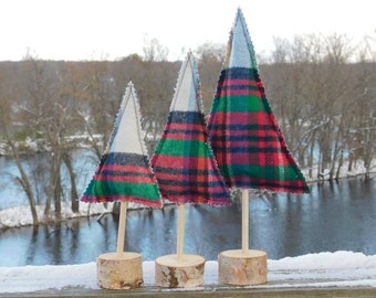 Alberi di Natale in tessuto scozzese, base in fetta di betulla, decorazione per vassoio a più livelli in stile rustico
