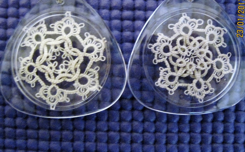 Keyrings Tatted motif