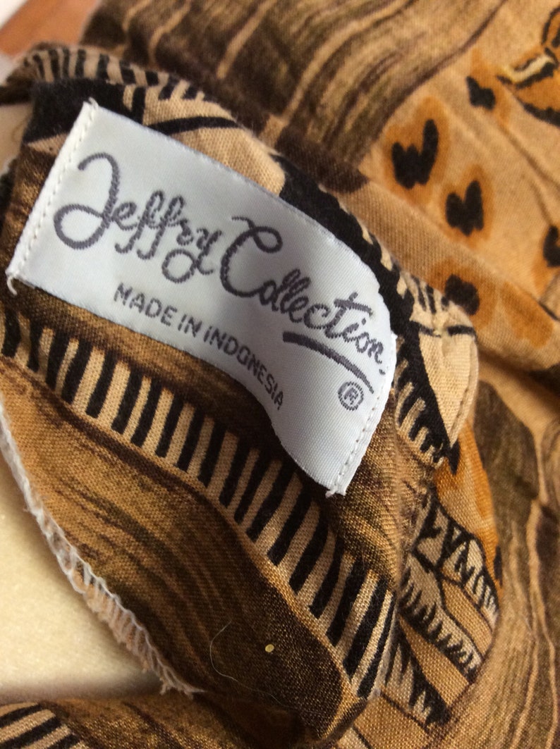 Funky african animal patterned top by Jeffry Collection 80s 90s