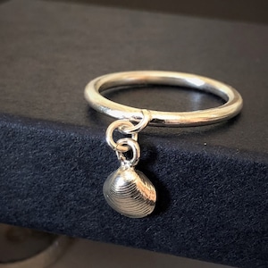 Sterling Silver Seashell Ring, Mermaid Ring, Charm Dangle Ring, Unique Ring for Women, Tiny Shell Stacking Ring, Minimalist ring with Dangle