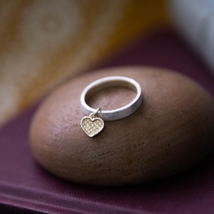 Bague à breloques argent et or, bague coeur, bague à breloques coeur, bague à breloques pour femme, bague coeur à empiler, bijoux en argent et goldfield