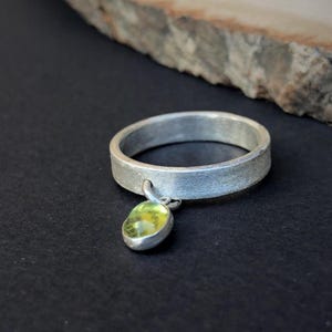 Sterling Silver Dangle Ring, Green Peridot Gemstone Ring, Charm Ring, Silver Ring for Women, Unique Silver Ring, Gift for Girlfriend, Mom