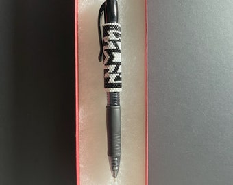 Black and White Native Pilot G2 Pen For Sale With Cover