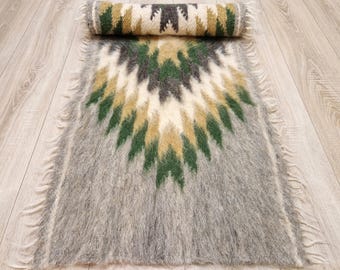 Handcrafted Woolen Plaid Rug – 100% Pure Wool from Ukrainian Carpathian Sheep (180x60 cm)
