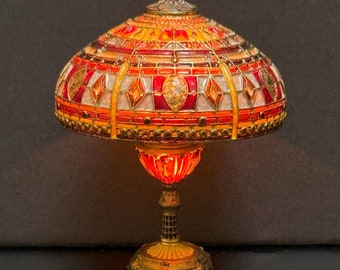 1:12 Scale Dollhouse Tiffany Style Table Lamp – Handcrafted Miniature Lighting for Dollhouse Decor