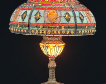 1:12 Scale Dollhouse Tiffany Style Table Lamp – Handcrafted Miniature Lighting for Dollhouse Decor