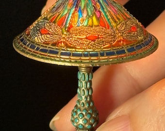 Dollhouse Miniature Stained-Glass Tiffany Style Dragonfly Table Lamp, 1/12 Scale Miniature Lighting