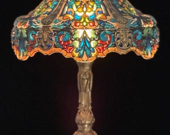 Lampada da tavolo in miniatura per casa delle bambole, stile Tiffany, con vetri colorati, scala 1/12.