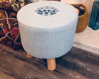 Skandi Embroidered Footstool: Minimalist Home Decor