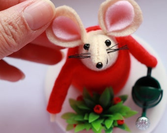 Cake Topper, Felt mouse ornament, Gift for Nan, Gift for gardener, Gift for rat mum, Animal lover, Cute mice, Gift for vegans, Birthday gift