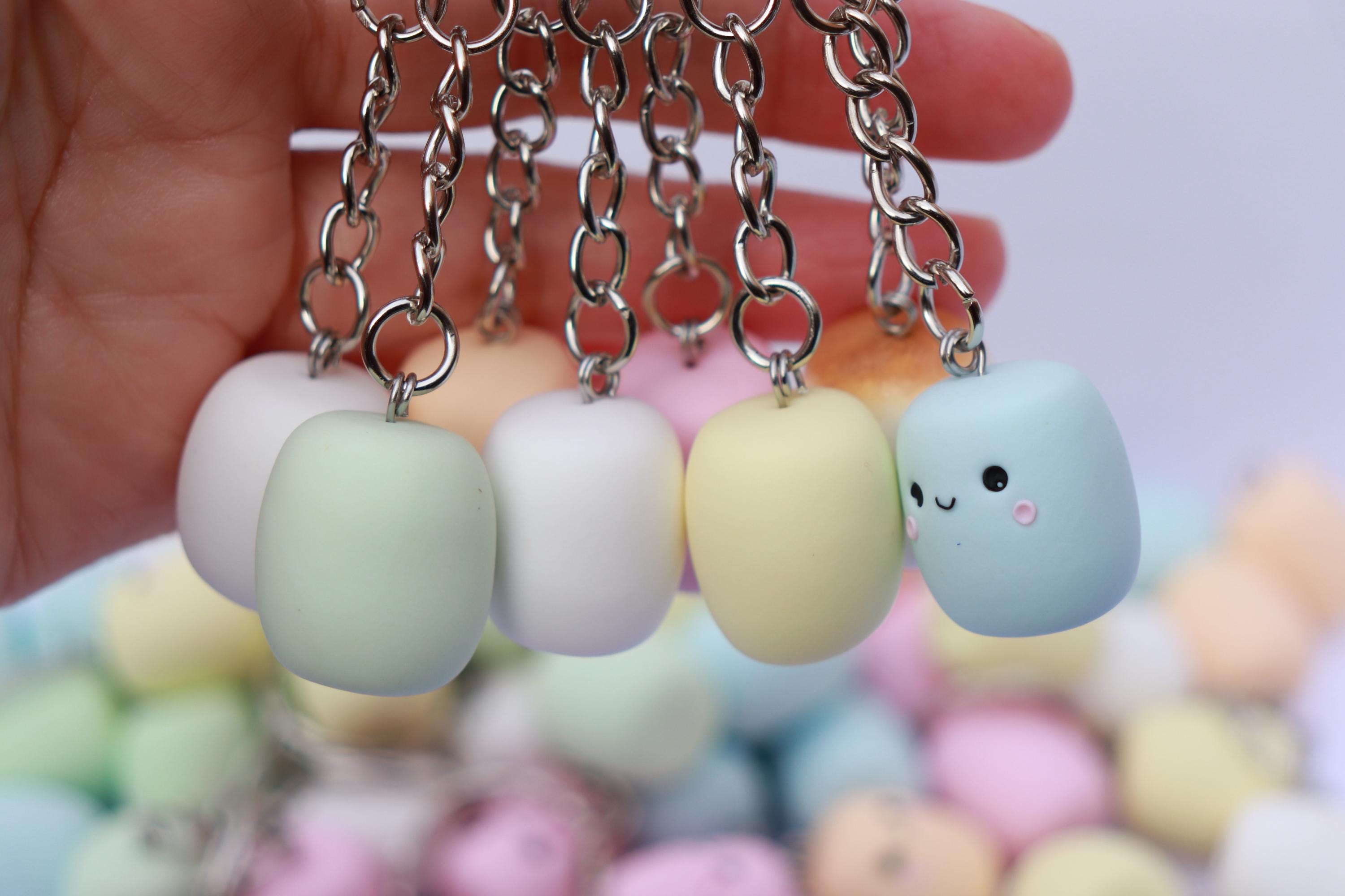 お決まりです【霜降】ポリマークレイ×正絹紐バッグチャーム かわいいマシュマロキーホルダー：ポリマークレイバッグチャーム