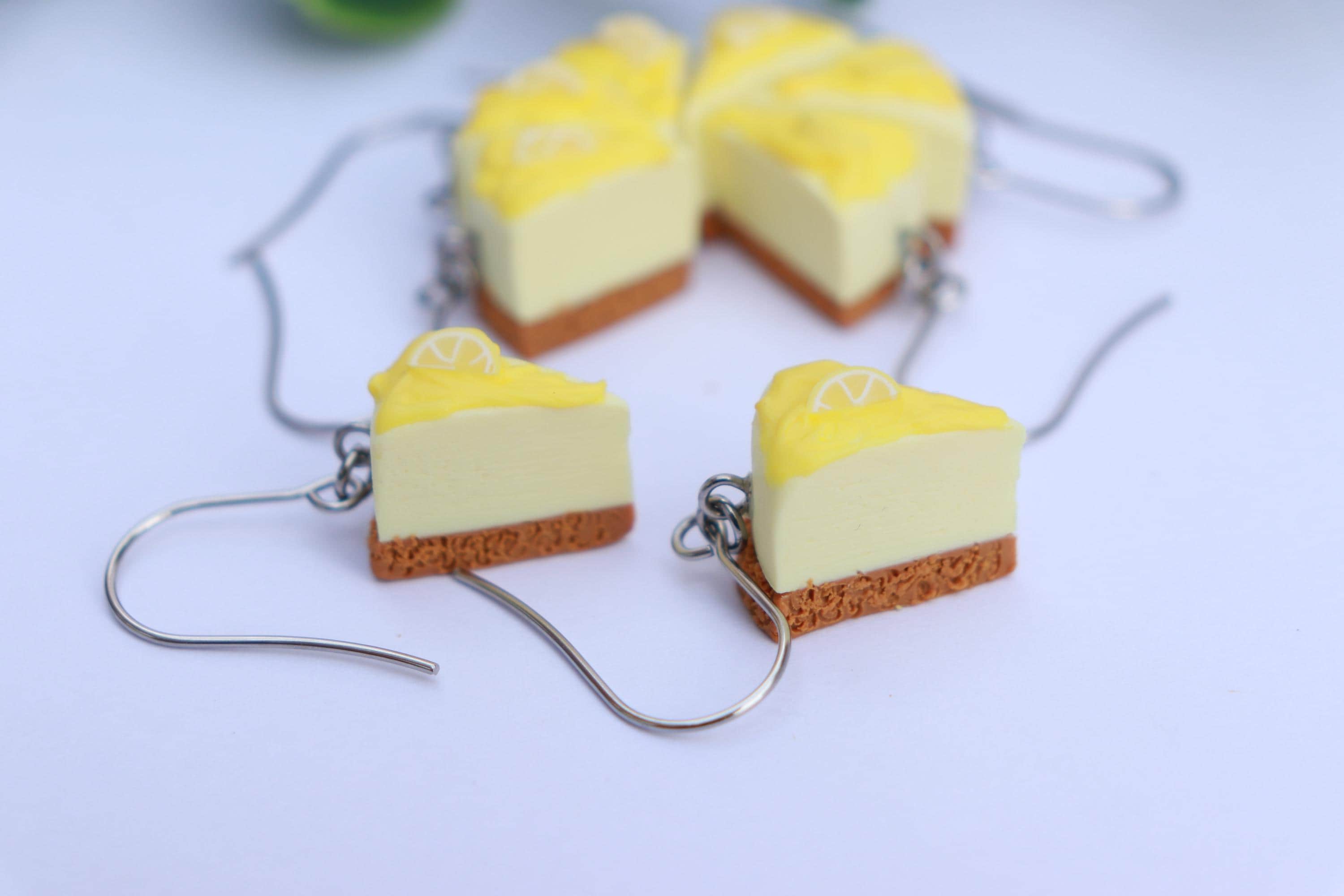 レモンチーズケーキイヤリング：ポリマークレイフードジュエリー 