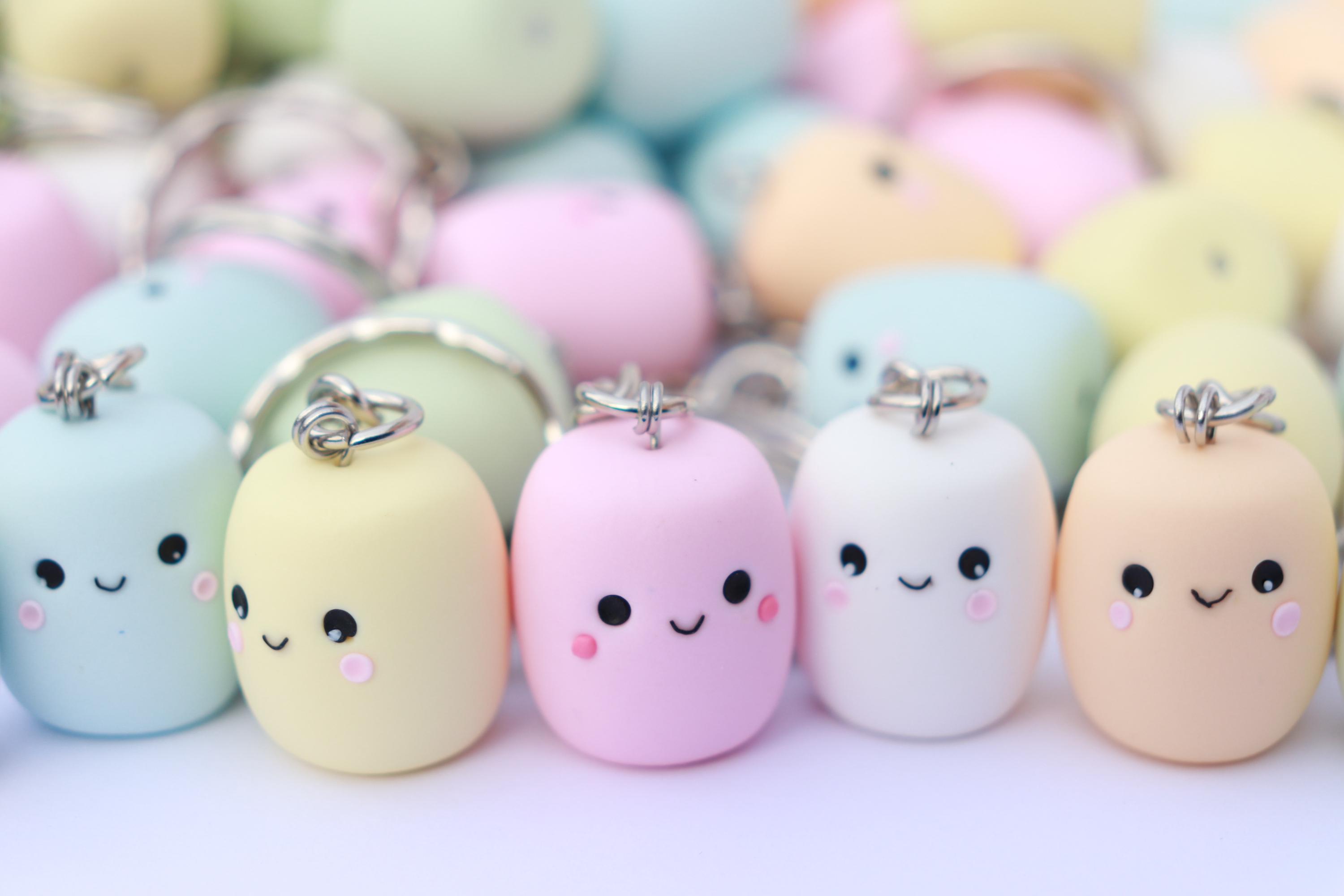 かわいいマシュマロキーホルダー：ポリマークレイバッグチャーム