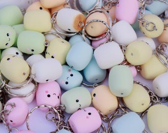 かわいいマシュマロキーホルダー：ポリマークレイバッグチャーム