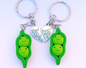 Best Friends Split Heart, Two Peas in a Pod Keychains, Gift for Sister, Gift for her, Gift for mum, Polymer Clay Kawaii Peas, Valentines day