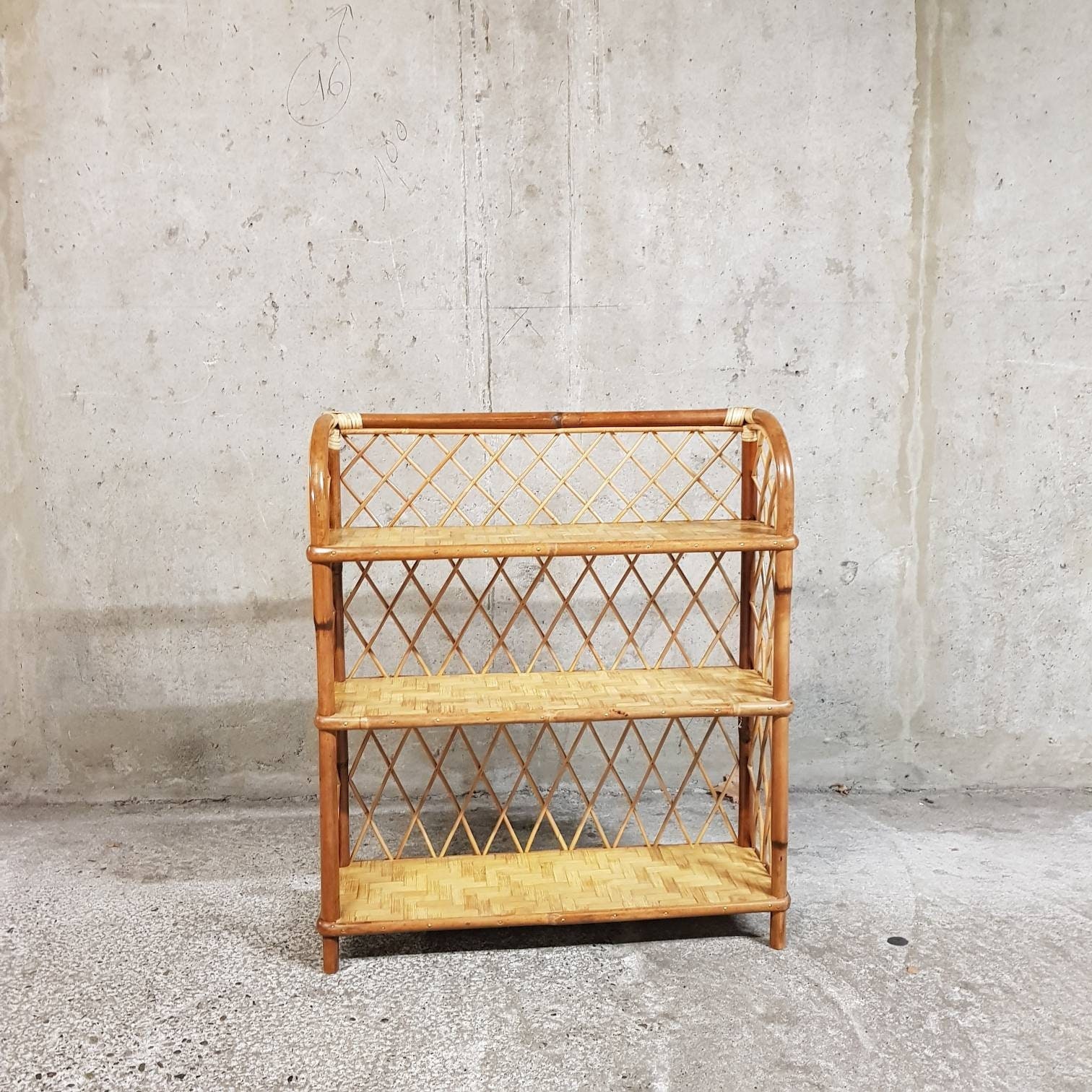 Etagere en Rotin Vintage