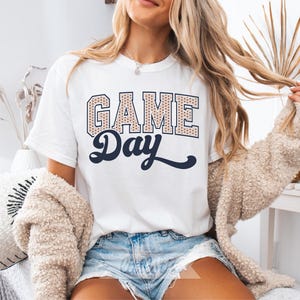 Trendy Game Day T-shirt PNG-ontwerp | Retro Varsity Football Baseball DTF Transfer (digitale download) afbeelding 2
