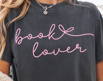 Book Lover Script Text SVG – Coquette Bow Shirt PNG