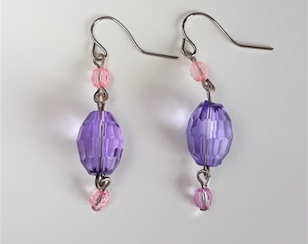 Earrings purple, earrings pink, faceted earrings, earrings lightweight, faceted beaded earrings, viola earrings, purple and pink earrings