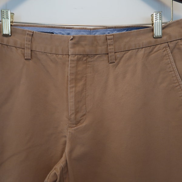 Vintage J. Crew Bedford Slim chinos (aka khakis) in a 34" waist with a tailored 30" inseam. Modern and clean lines.