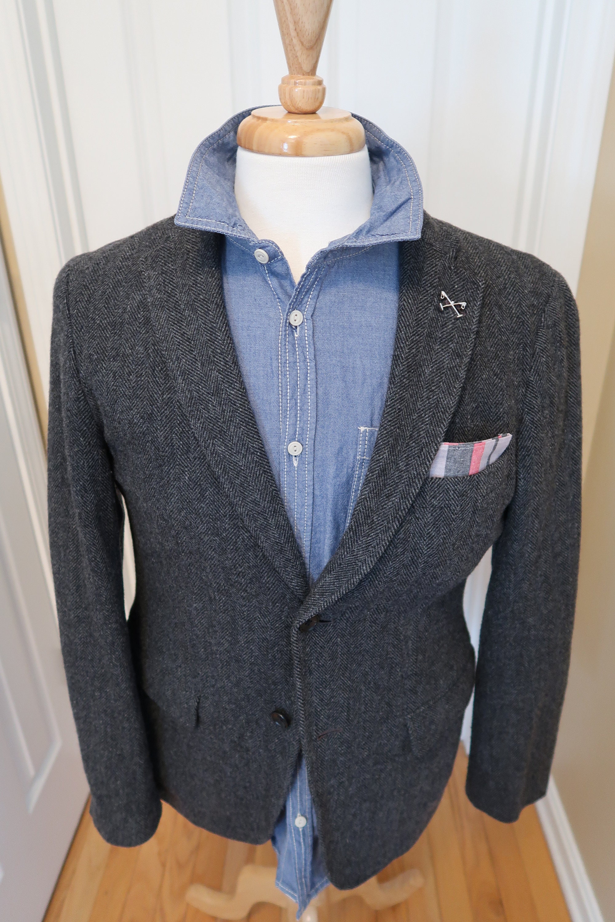 Vintage UNIQLO Tweed Jacket in Gray Herringbone Size Medium Has a