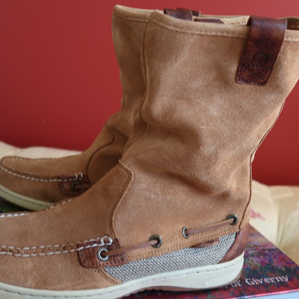 Vintage Sperry Top Sider US Women’s Size  7M UNLined Pull On Boots Suede & Leather - amazingly cool for your winter exploits