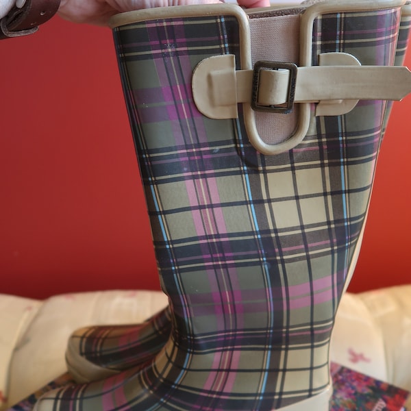 Vintage Sperry Women's Walker Atlantic Rain Boot - tartan/plaid pattern - US Womens Size 6.