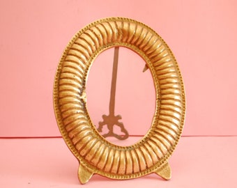 Antique Solid Brass Picture Frame | Vintage picture frames | Vintage photo frame | Golden picture frame | Oval Picture Frame Deco