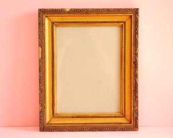 Antique Gilded Wooden Picture Frame: Victorian Rectangular Photo Frame