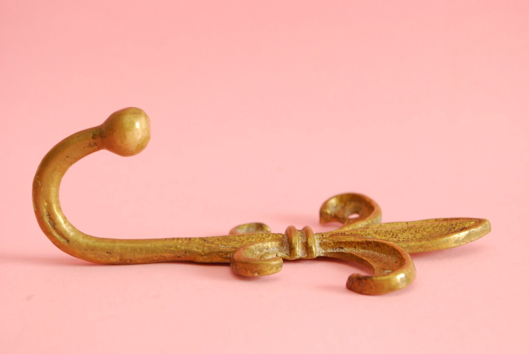 Antique Brass Hanger Vintage Fleur De Lis Hanger Vintage Fleurdelis