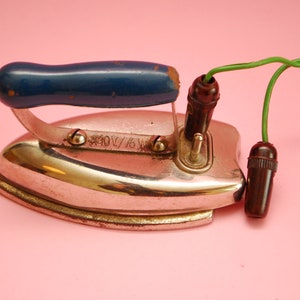 Vintage small iron | Vintage home decor | Antique electrical iron | Old iron | Electric sad iron | Antique iron toy SIUL Portugal