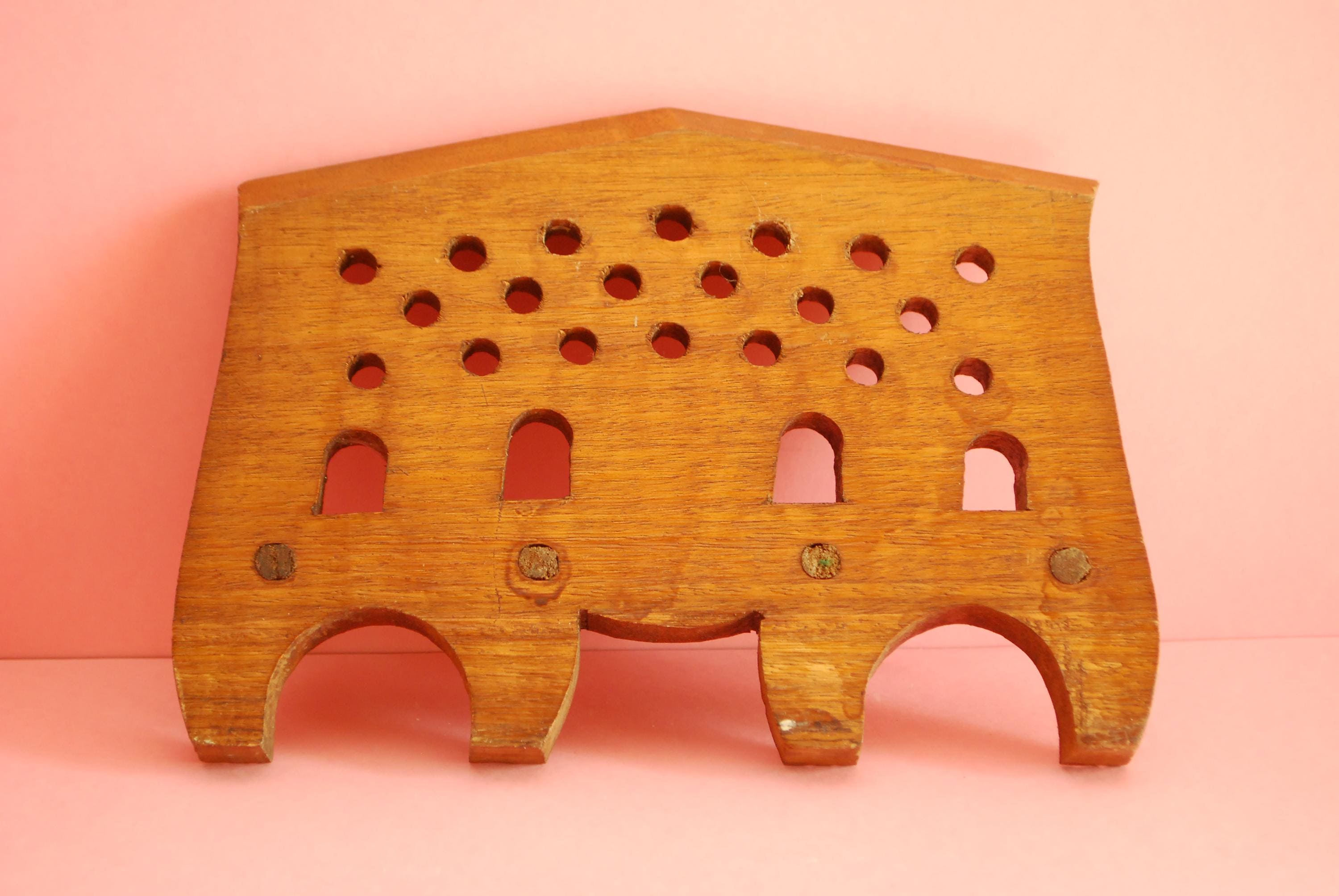 ヴィンテージ彫刻木製ウォールラック：コート、バッグ、ジュエリー