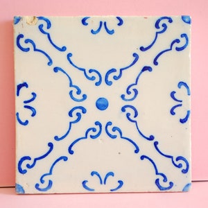 Vintage tile | Genuine vintage Portuguese tile, Antique traditional azulejo, Pattern Hand Painted Azulejo Ceramic Blue. Vintage azulejo.