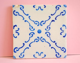Vintage tile | Genuine vintage Portuguese tile, Antique traditional azulejo, Pattern Hand Painted Azulejo Ceramic Blue. Vintage azulejo.