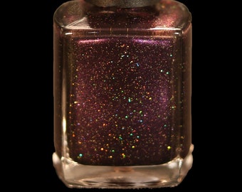 Queen Anne Holographic 21 Free Nail Lacquer With Amethyst Color Shift