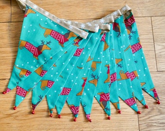 Dachshund/sausage dog green Christmas fabric bunting | Double-sided | 12 flags | 3 metres