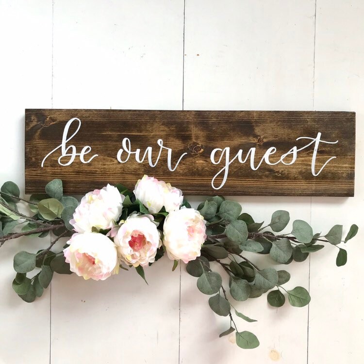 Wood Be Our Guest Sign | en Anglais Seulement Moyen, Signe de Chambre d'hôtes, à Coucher, Rustique e