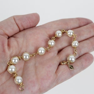 Vintage Gold Tone Sarah Coventry Pearl Swirl Bracelet Wire Wrapped Caged Faux Pearls image 5
